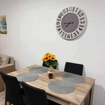 דירה Cozy Two Bedroom In Rakovica בלגרד