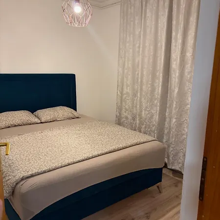 Cozy Two Bedroom In Rakovica *